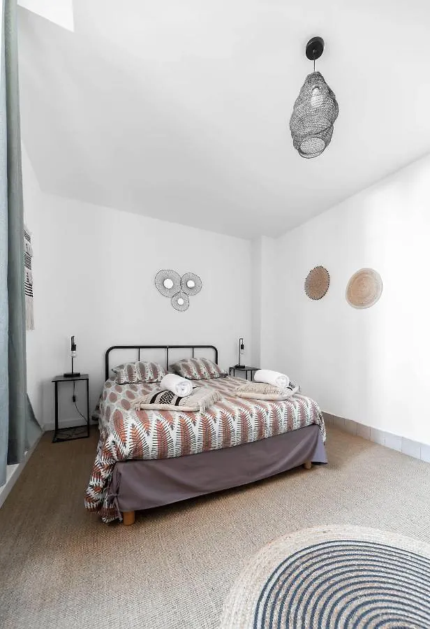 Residence Le Paris - Appartements Centre Ville Vichy 0*,  France